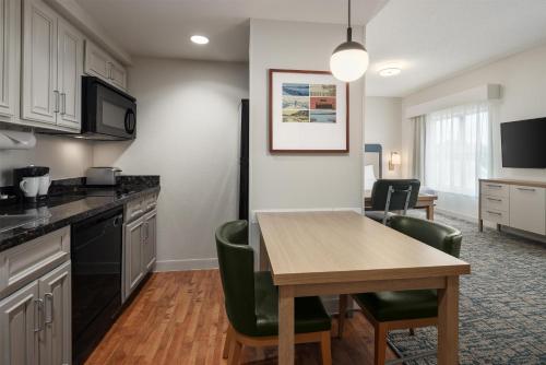 virtuve, Homewood Suites by Hilton Minneapolis-New Brighton in New Brighton (MN)