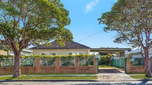 Instalaciones, Family Tides - Umina Beach in Ettalong Beach
