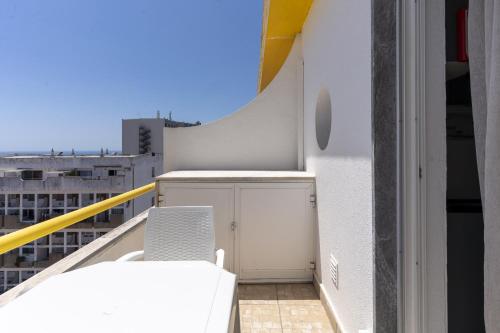 #415 Charming Apartment Albufeira - image 2