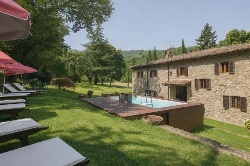 Úszómedence, Elegant Holiday Home in Greve in Chianti with Swimming Pool in Lucolena