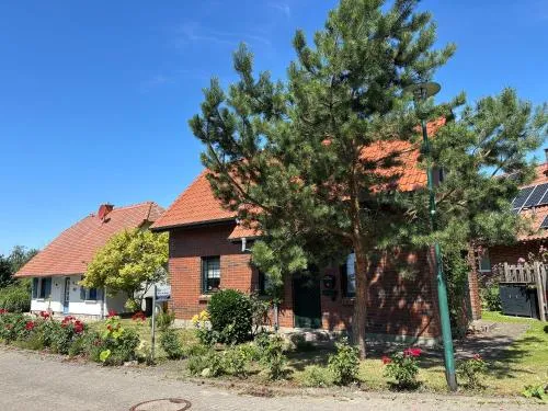 Hus an Diek in Poel, Deutschland