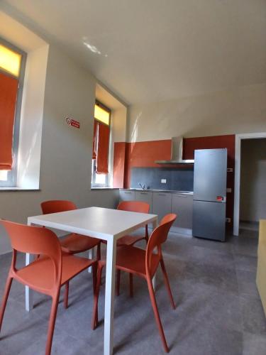 Carro Hostel - Monza Centro - Dormire bene Fare bene Scegli Bene! in Monza