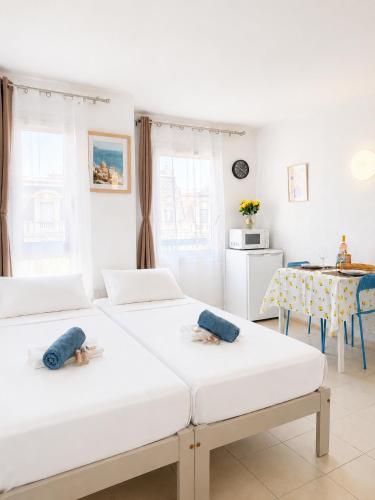 Le Thiers Azur AP4520 by Riviera Holiday Homes