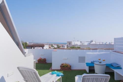 Casa Lola Conil - azotea al mar y parking - sólo familias o parejas