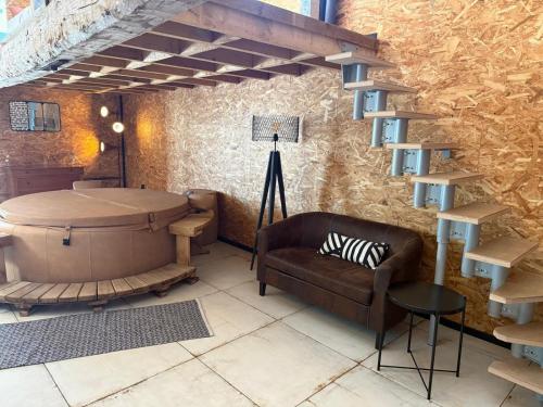 Odyssée - Chambre d'hôtes avec sauna privatifs, spa et filet suspendu 3
