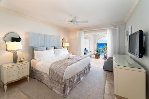 Modern Beachfront Condo - St Peters Bay 402 in Литл-Батталис