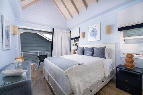 Beachfront Villa with Plunge Pool - Sea Breeze House 4 bed - image 5