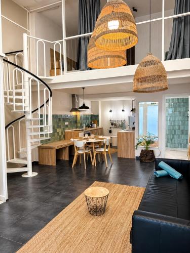 Alex- DUPLEX APARTMENT- City
