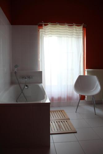 Hôtel Courtille de Solutré - image 4