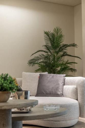 Gorgeous 2 Bed Home In Downtown - image 4