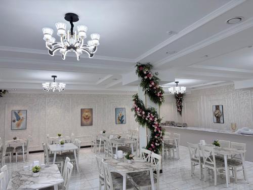 STATUS HOTEL in Qarshi