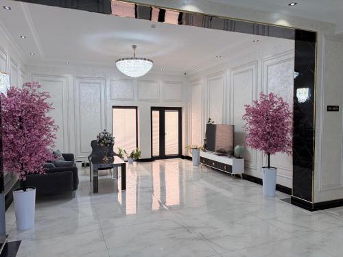STATUS HOTEL in Qarshi