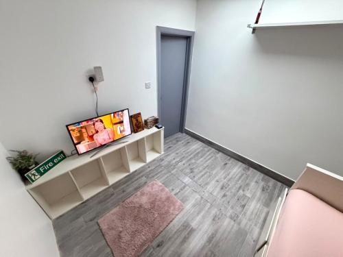 SRA Large Private One Bedroom near Dagenham East Tube Station
