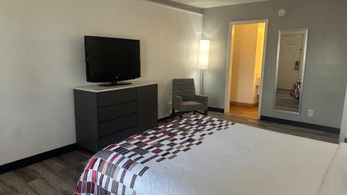 Red Roof Inn San Antonio - South Park – San Antonio, TX