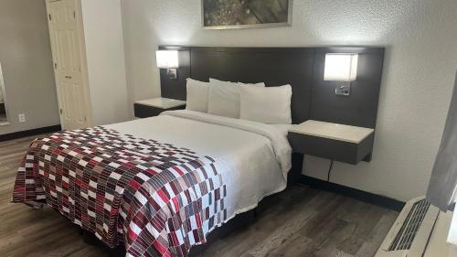 Red Roof Inn San Antonio - South Park – San Antonio, TX