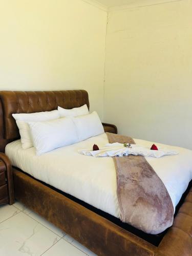 . Ndiyona guesthouse Nyangana