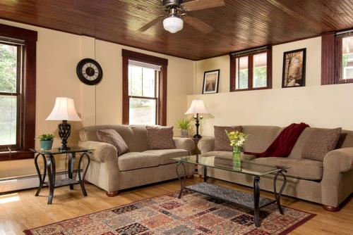 Charming Suite Rental Situated on Lake Winnisquam, New Hampshire in Sanbornton (NH)