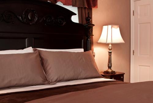 Charming Suite Rental Situated on Lake Winnisquam, New Hampshire in Sanbornton (NH)