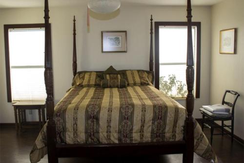 Unique Family Getaway on an Impressive Ranch near Medina in Texas Hill Country in Tarpley (TX)