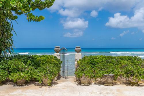 Вид, Glamorous Beachfront Estate - Leamington in Литл-Батталис