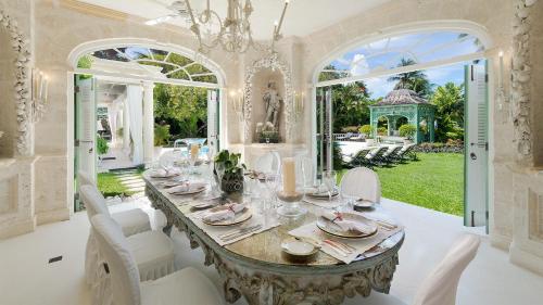 Facilities, Glamorous Beachfront Estate - Leamington Pavilion in Little Battaleys