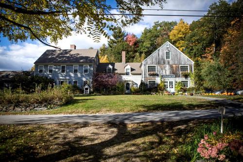 Cozy Bed and Breakfast Lodging near the Quabbin Reservoir, Massachusetts in Barre (MA)