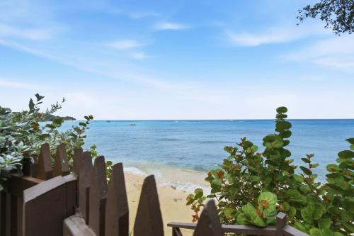 Beachfront Paradise with Plunge Pool - Fathoms End - image 2