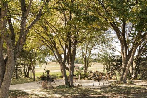 Gorgeous Suite on a Dude Ranch for a Unique Experience in Central Nebraska in Sargent