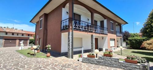 Villa Gaudi in Cornegliano Laudense