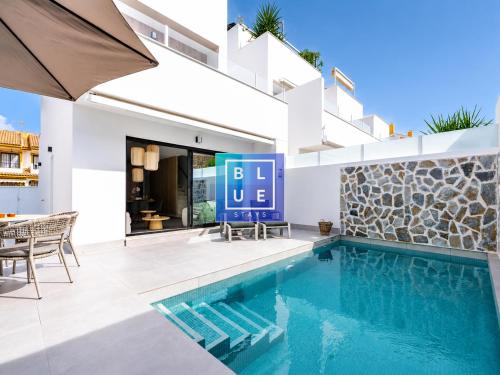 Villa Jolamar private pool, walk to beach, by BLUE STAYS