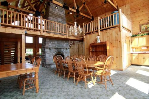 Extraordinary Cabin Rental Ideal for Large Groups in the Southern Poconos, Pennsylvania in Palmerton