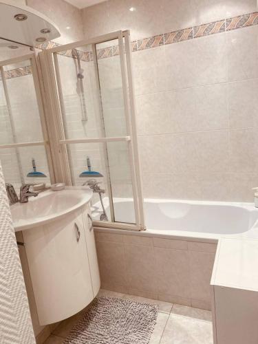 MON2-Studio spacieux Cannes centre - image 2