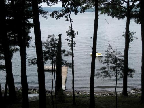 Rustic Waterfront Getaway on Lake Wallenpaupack near Delaware River in Pennsylvania in Lakeville (PA)