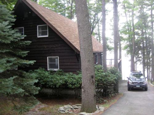 Rustic Waterfront Getaway on Lake Wallenpaupack near Delaware River in Pennsylvania in Lakeville (PA)
