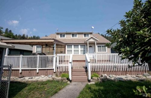 Spacious 4BR Home for Groups, Outdoor Adventures & Family Getaways