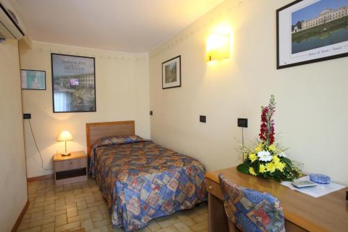 Albergo Alla Campana - image 2