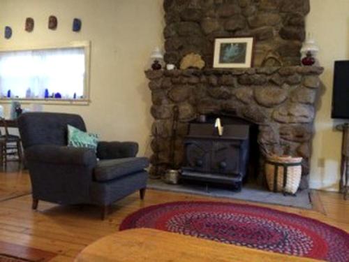 Lovely Waterfront Cottage on the Shores of Big Moose Lake, New York in Big Moose (NY)