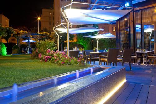 Facilities, Warwick Reine Astrid - Lyon in 6e arrondissement