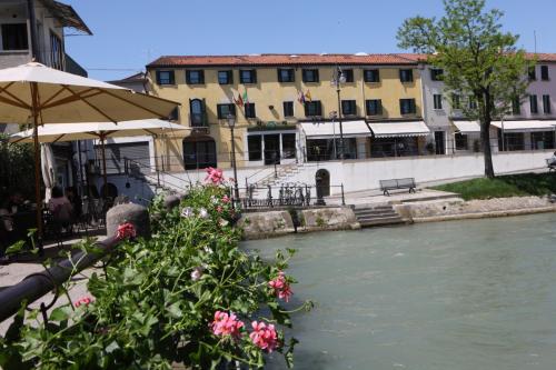 Albergo Alla Campana - image 4