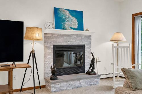 Westhampton Beach Retreat - Pool, Hot Tub & Minutes to Main St in Westhampton Beach (NY)