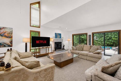 Westhampton Beach Retreat - Pool, Hot Tub & Minutes to Main St in Westhampton Beach (NY)