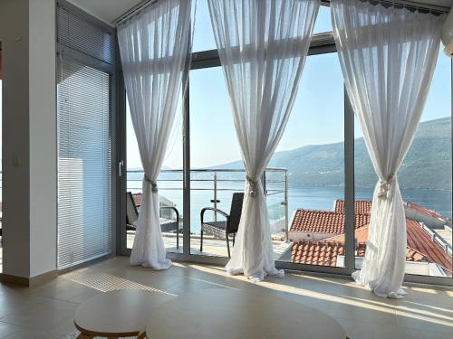 Acacia Hills D8 in Herceg Novi