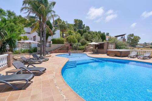 Villa With Infinity Pool Hot Tub