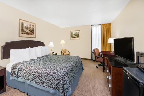 Days Inn by Wyndham Indianapolis/Castleton – Indianapolis, IN