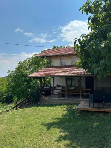 Ledina Greta1 in Poružnica
