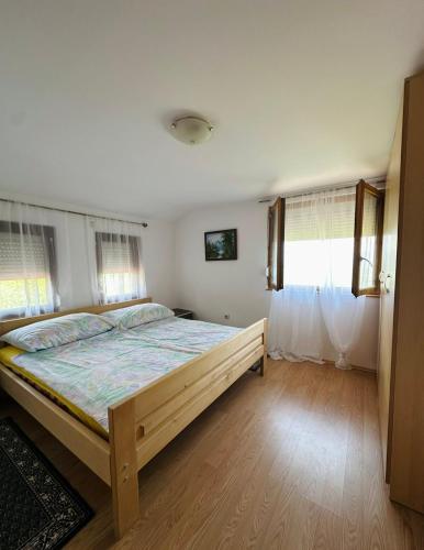 Ledina Greta1 in Poružnica