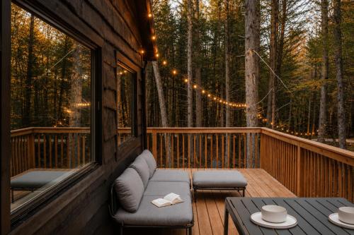 Creekside Modern Cabin Sauna Hot Tub Niksen Den in Kenoza Lake (NY)