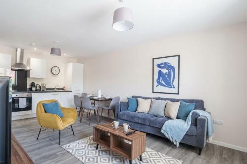 Spacious & Bright 2 Bed Apartment Manchester 1