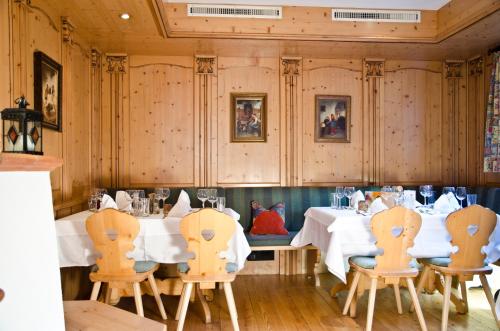 ห้องอาหาร, Hotel Tannenhof in เอเบเนอ