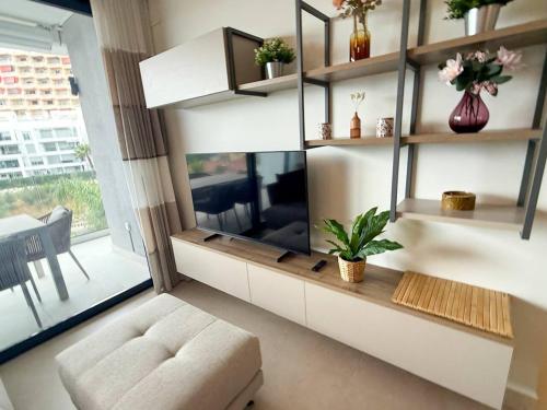 Torremar Luxe: upscale 2bed apartment by the beach - image 3